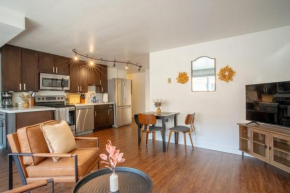 Seaside Serenity 1 BR Apt with balcony near Alki